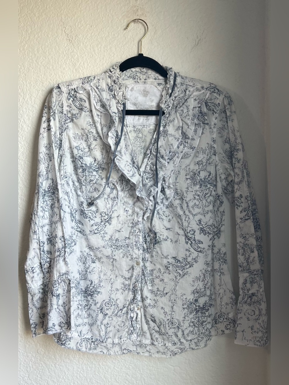 Cinco Toile Off Ruffled Button Down - Picture 2 of 6